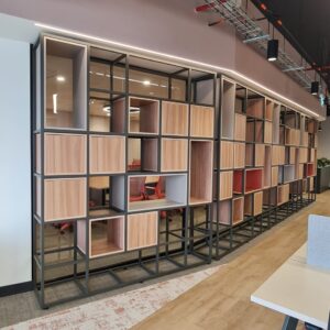 Locker | estructura 3D con casilleros y cubos