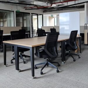 Mesa | RECTANGULAR móvil con base tipo “N” con reducción